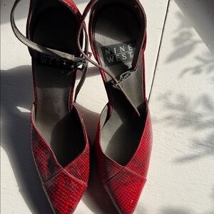 Vintage Nine West red alligator heels size 7 Made in Spain
